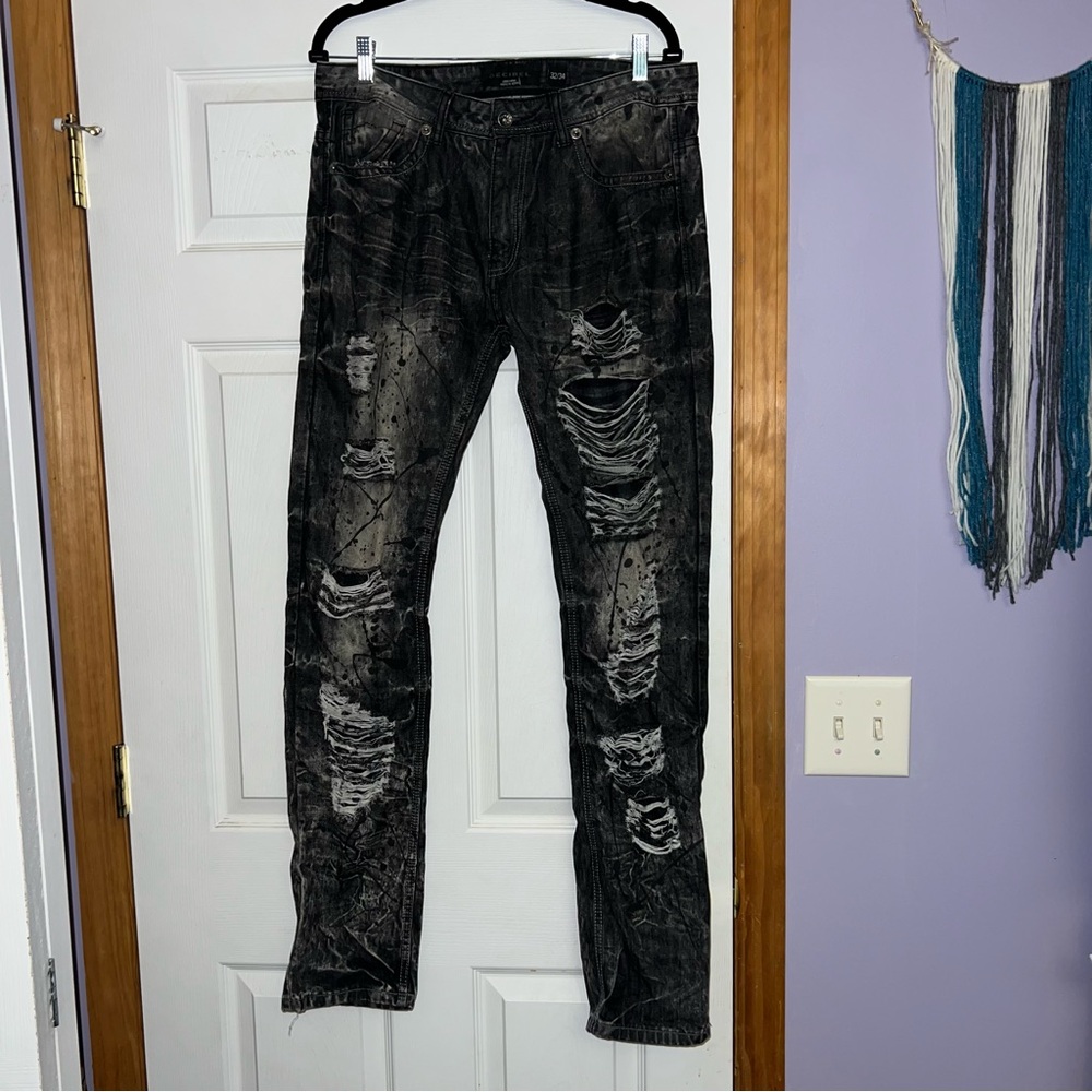 Distressed Black Men’s Jeans